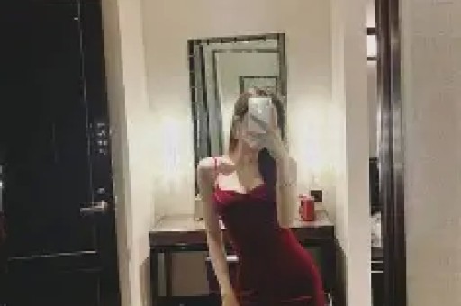 母亲节当天娱乐圈爆三件大事：黄一鸣被闺蜜背刺锋芝恋被传复合小玥儿点赞后爸引发热议