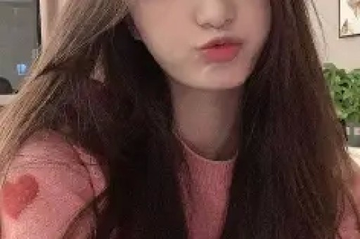 又一网红美女出八卦穿着被拳王摸腰双方都是已婚人士