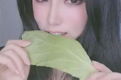 她是B站里的央视女神“黑料”被全网曝光后粉丝却更爱她了？